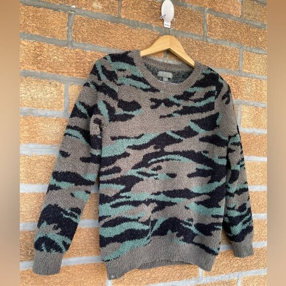 Barefoot Dreams cozychic seasode crew neck pullover green camo small - Picture 3 of 8